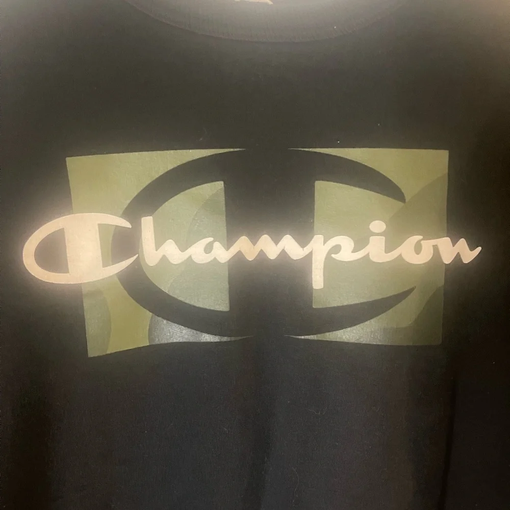 Champion Men's Black and Camo Crew Sweatshirt - Picture 3 of 5
